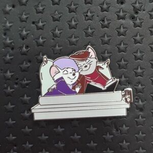 Disney the Rescuers Miss Bianca and Bernard Pin